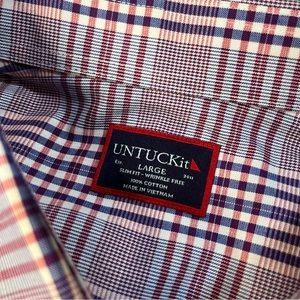 UNTUCKit Size Large (slim fit)